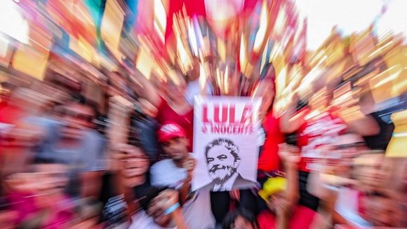 Es hora de celebrar esta victoria de la justicia, pero sin bajar la guardia frente a tus enemigos. Foto: Ricardo Stuckert