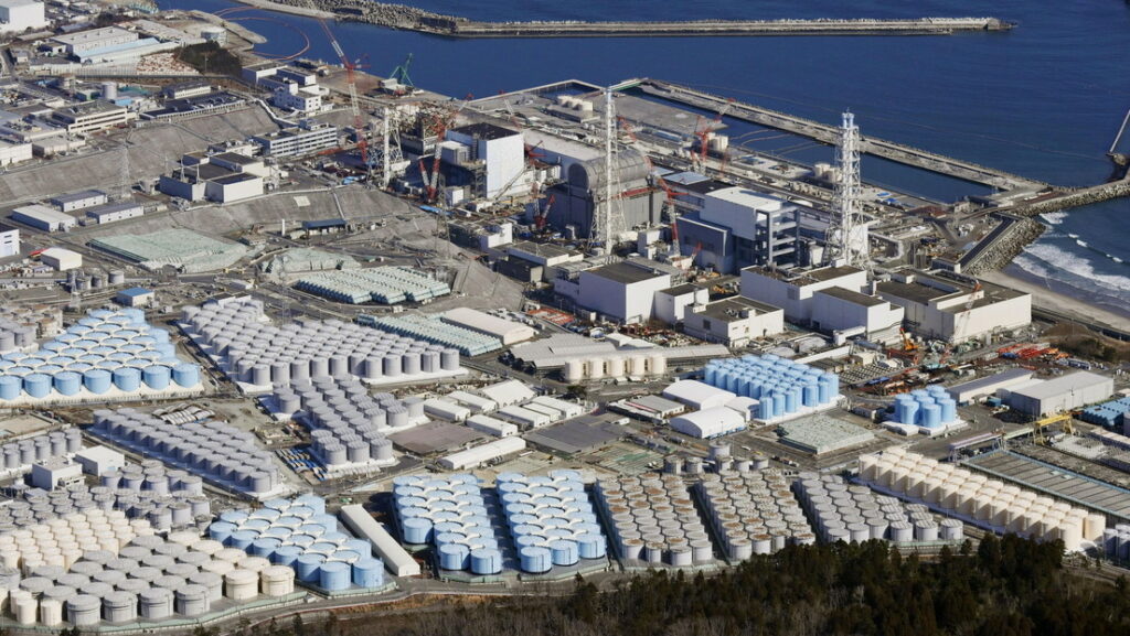 Cisternas con agua procesada de la central nuclear de Fulushima (Japón).Kyodo / Reuters