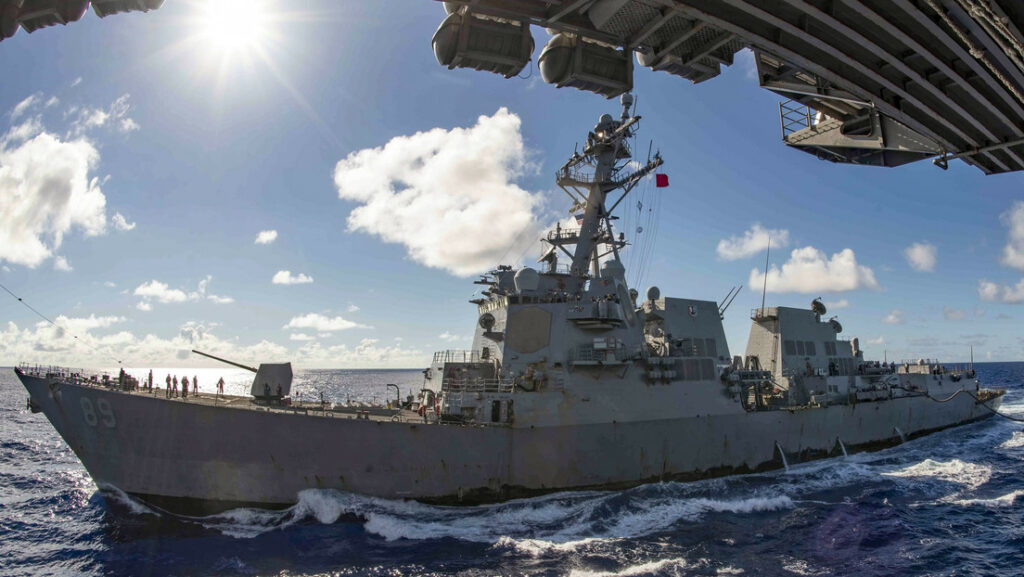 El destructor de misiles guiados USS Mustin en el mar de Filipinas, el 7 de septiembre de 2020.Suboficial de 3.ª clase Erica Be/ Agencia de prensa Keystone / www.globallookpress.com