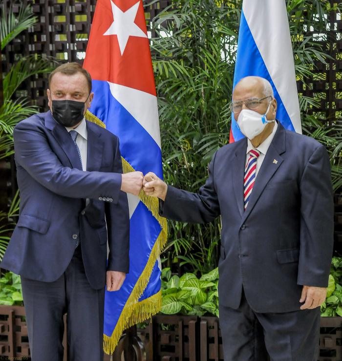 Los copresidentes Ricardo Cabrisas, vice primer ministro de Cuba, y Yuri Borisov, vicepresidente del Gobierno de la Federación de Rusia debatirán sobre la colaboración en materia económico-comercial y científico-técnica // Foto José Manuel Correa