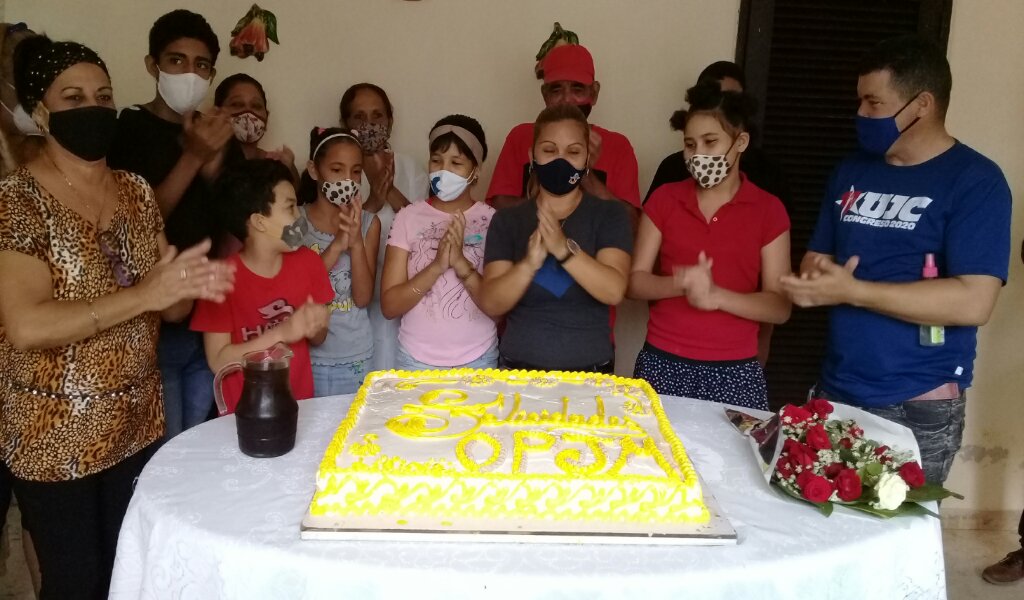 En la celebración de la casa de niños sin amparo familiar de la ciudad se cantó las felicidades a los pioneros //Foto Eliexer Pelaez Pacheco