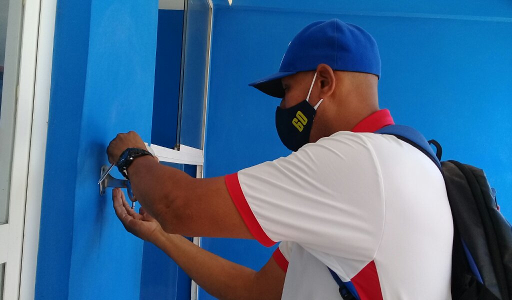 Los campeones nacionales cumplieron con los protocolos sanitarios para el homenaje //Foto Eliexer Pelaez Pacheco