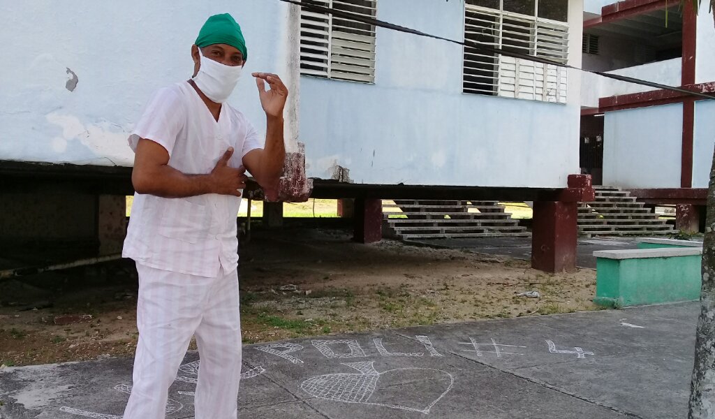 En la zona roja siempre buscaba la oportunidad de alegrar cada momento para liberar las tensiones //Foto Eliexer Pelaez Pacheco