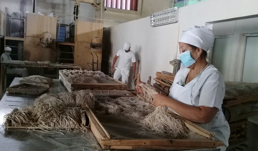 El distanciamiento en los puestos laborales es también necesario //Foto Eliexer Pelaez Pacheco