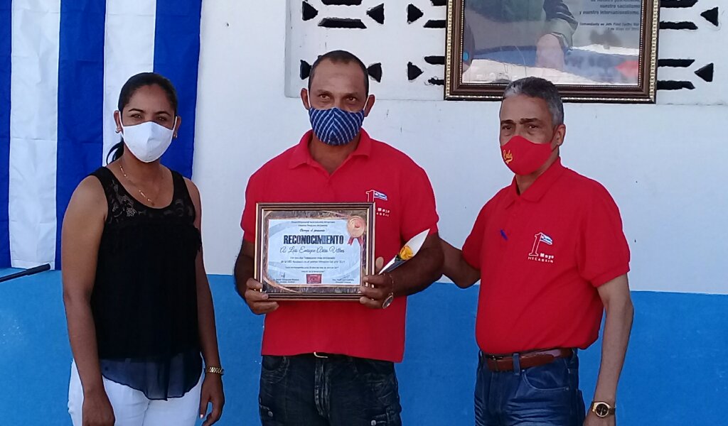 Luis Enrique Arias Viltres trabajador destacado de la UEB Acuipaso //Foto Eliexer Pelaez Pacheco