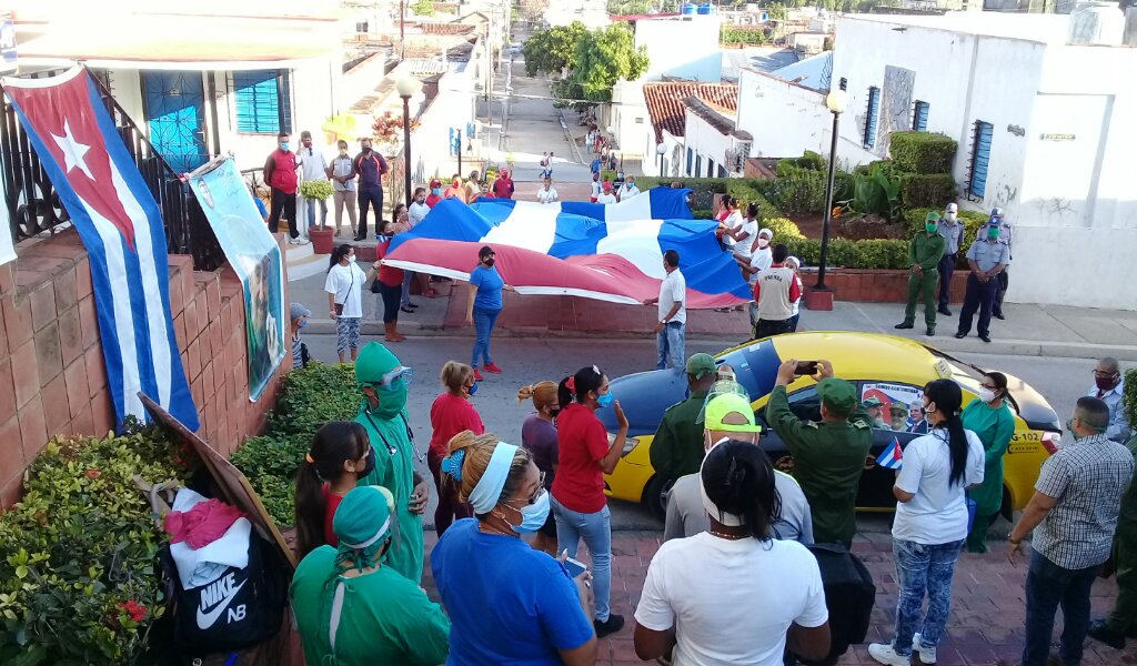 Un pequeño desfile cerró la actividad central de Manzanillo por el Primero de Mayo  //Foto Eliexer Pelaez Pacheco