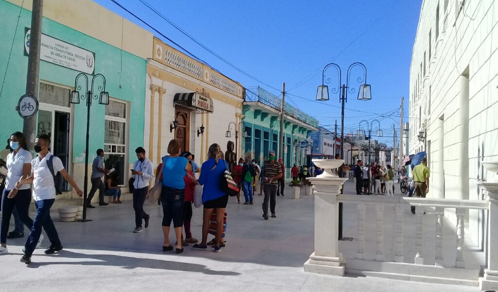 Calle Martí de Manzanillo //Foto Eliexer Pelaez Pacheco