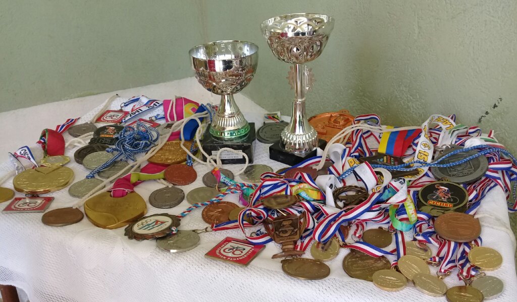 Algunas medallas y trofeos conquistados por Arlenis Sierra Cañadilla //Foto Eliexer Pelaez Pacheco