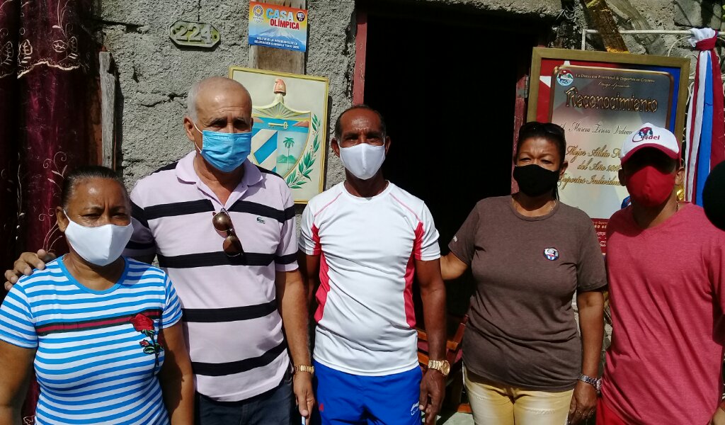 Familia de Marcia Videaux Jiménez recibe el agradecimiento del pueblo //Foto Eliexer Pelaez Pacheco