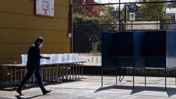Para todos esos cargos se presentaron 15 400 candidatos, el mayor número en la historia de Chile.. Foto: Getty Images.