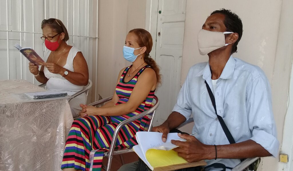 Escritores manzanilleros participaron en el recital de poesías como parte de la jornada literaria nacional //Foto Eliexer Pelaez Pacheco