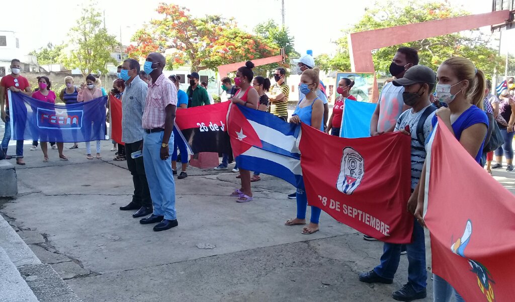 Los manzanilleros dan su apoyo a la Revolución cubana //Foto Eliexer Pelaez Pacheco