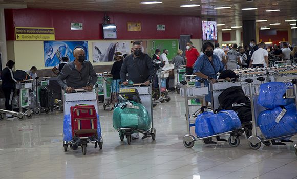 Aduana, Aeropuerto José Martí, terminal 3. Foto: Ismael Francisco/ Cubadebate