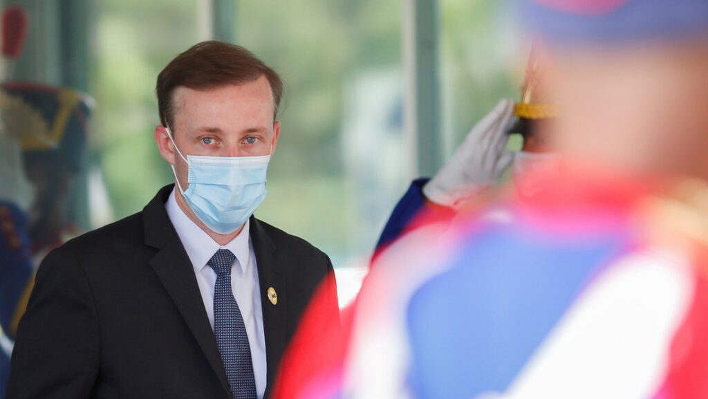 El asesor de seguridad nacional de Estados Unidos, Jake Sullivan, en la sede del Ministerio de Defensa en Brasilia, Brasil, el 5 de agosto de 2021Adriano Machado / Reuters 