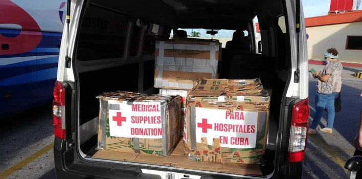 Ayuda solidaria para el hospital de Cárdenas preparada por cubanos residentes en Calgary, Canadá // Foto Periódico Girón