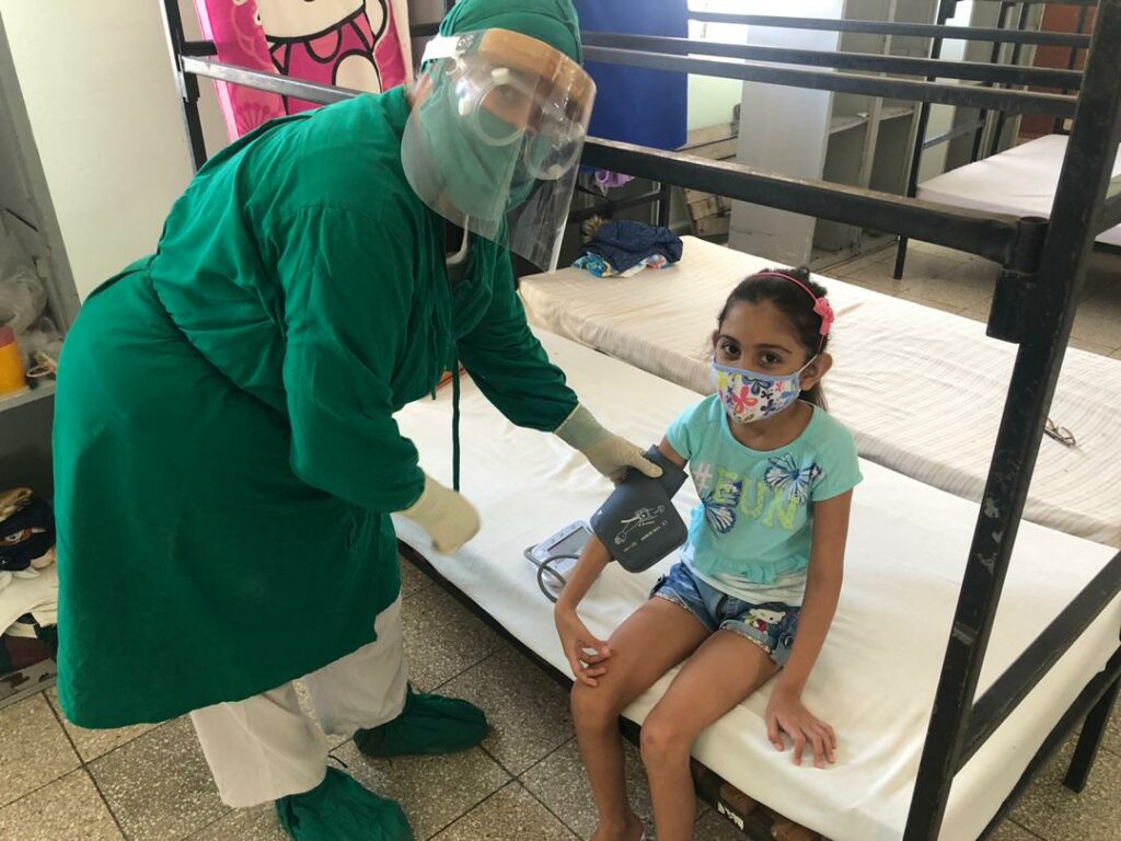 En las instituciones sanitarias las mujeres protagonizan la lucha por la salud y la vida // Foto Cortesía del MINSAP  