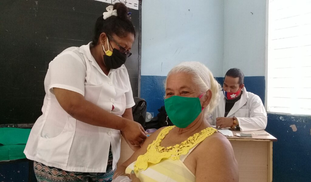 Más de siete mil manzanilleros ya han recibido sus dosis de Abdala //Foto Eliexer Pelaez Pacheco