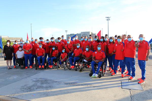 La delegación cubana que competirá en los Juegos Paralímpicos. //Foto: Tomada de Jit