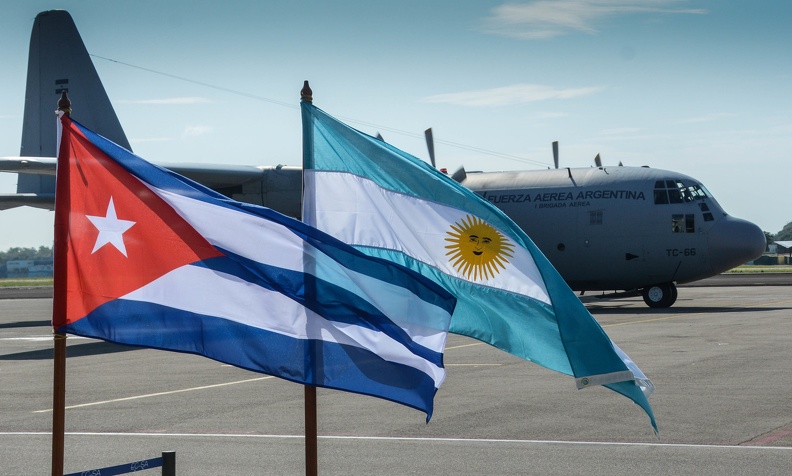 Recibimiento al Hércules C-130 de la Fuerza Aérea Argentina con donaciones para Cuba, en el Aeropuerto Internacional José Martí de La Habana, el 5 de septiembre de 2021.     ACN  FOTO/ Marcelino VÁZQUEZ HERNÁNDEZ/ rrcc