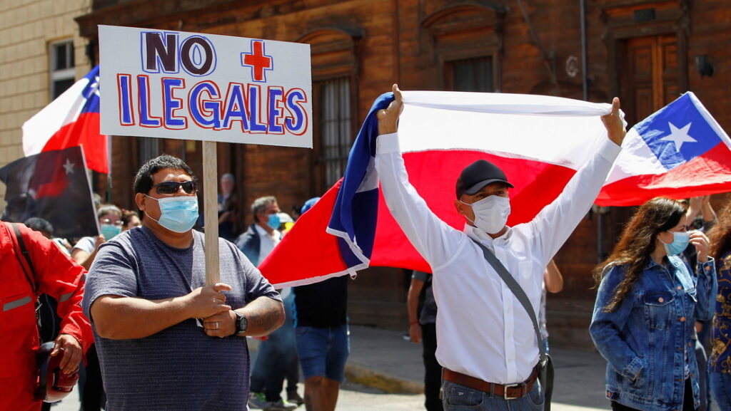 Manifestación en Iquique, Chile, contra inmigrantes, 25 de septiembre de 2021 Reuters 