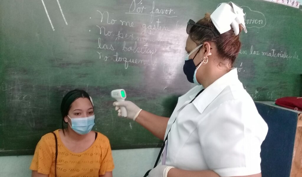 El equipo de trabajo incluye médicos, enfermeras, estudiantes de medicina y una farmacéutica  //Foto Eliexer Pelaez Pacheco 