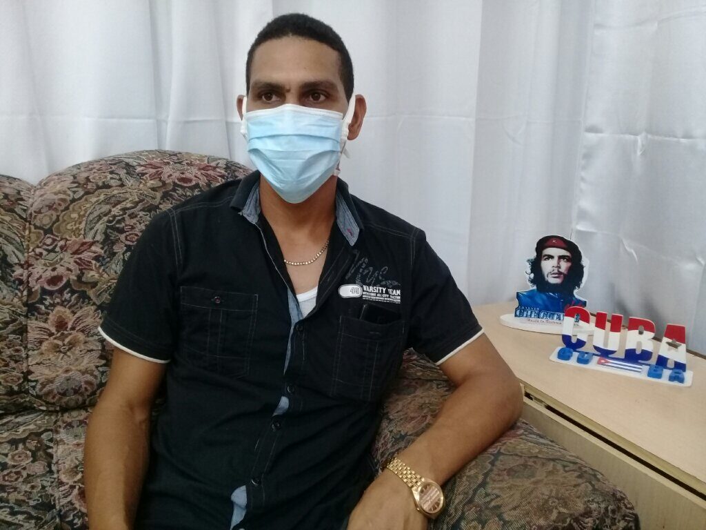 Las MIPYMES ofrecen ventajas al trabajador no estatal y beneficiarán a la economía nacional, destaca Osvaldo Incencio Piñeiro, coordinador de programas económicos en el gobierno de Manzanillo// Foto Denia Fleitas Rosales