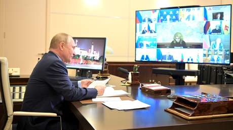 El presidente de Rusia, Vladímir Putin, durante una reunión con los miembros del Gabinete ruso, el 20 de octubre de 2021 // Foto kremlin.ru