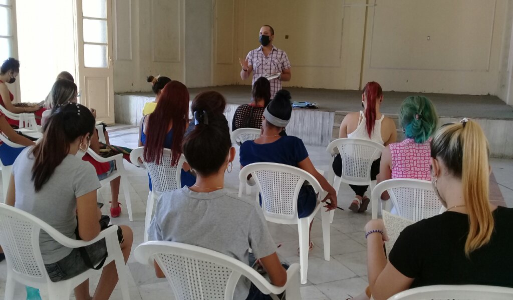 En Manzanillo se crearon varios espacios para la presencialidad de los alumnos del primer año de la Universidad de Granma //Foto Eliexer Pelaez Pacheco