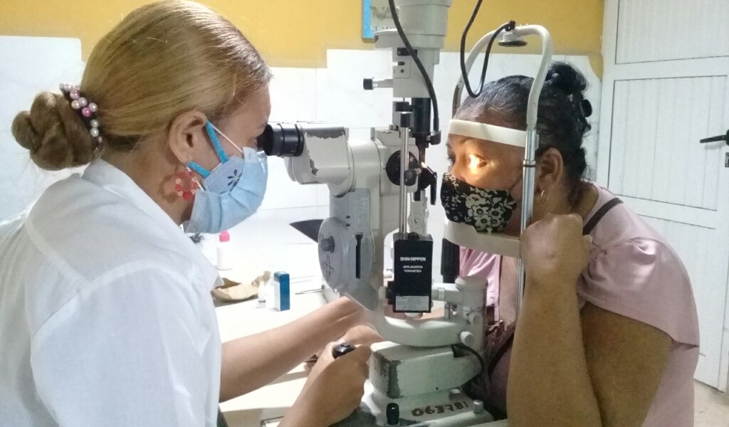 Servicio de oftalmología en el hospital Celia Sánchez Manduley de Manzanillo  //Foto Eliexer Pelaez Pacheco