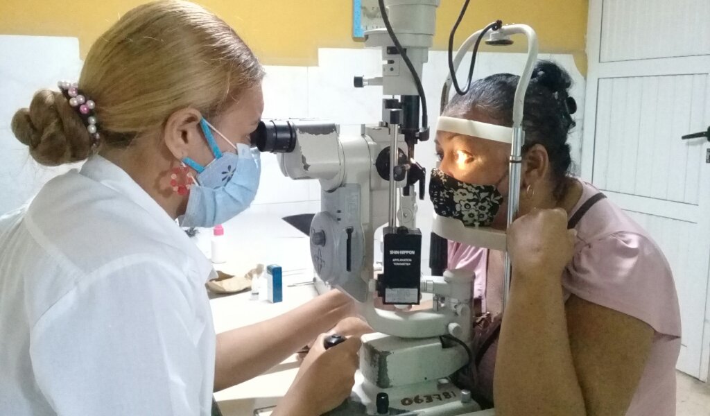 Servicio de oftalmología en el hospital Celia Sánchez Manduley de Manzanillo //Foto Eliexer Pelaez Pacheco