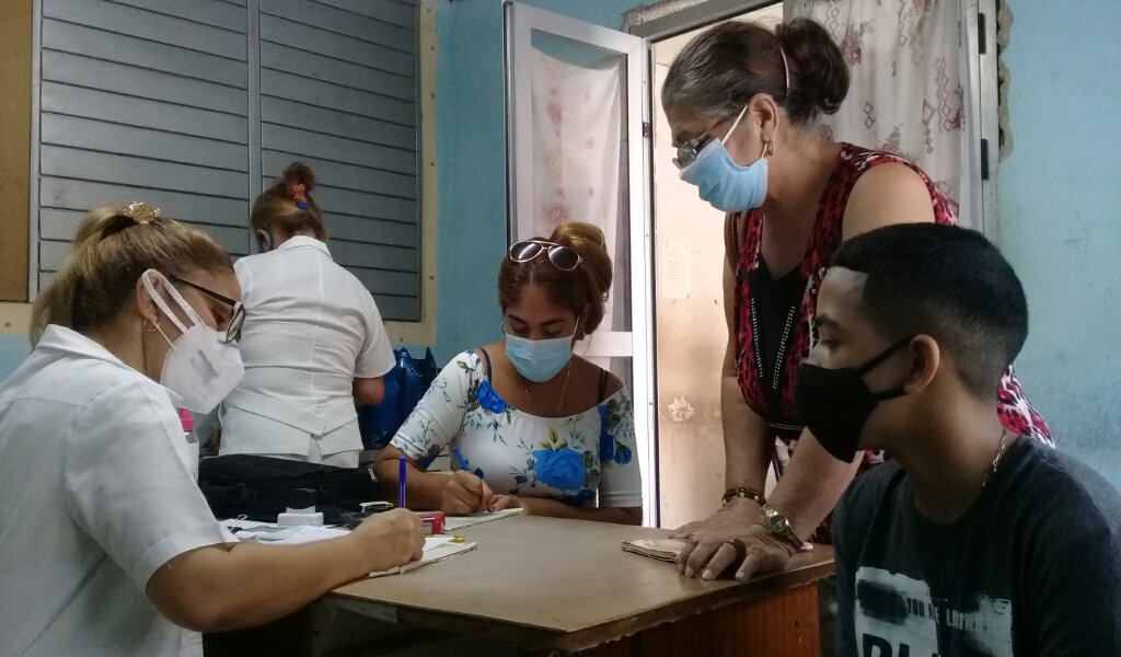 La consulta de Dermatología del área de salud número uno Francisca Rivero Arocha de Manzanillo logra un excelente impacto en sus pacientes //Foto Eliexer Pelaez Pacheco