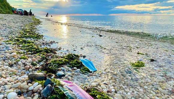 plástico representa el 85% de los residuos que llegan a los océanos. Hacia 2040, los volúmenes de este material que fluyen hacia el mar casi se triplicarán, advierte el Pnuma // Foto UN News