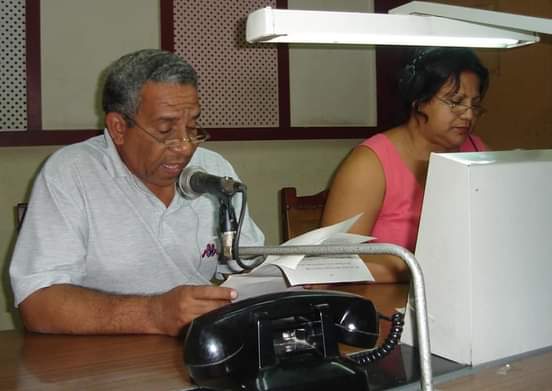 Bárbara Doris acompañada por el maestro Ernesto Martínez Robles // Foto Marlene Herrera (Archivo)