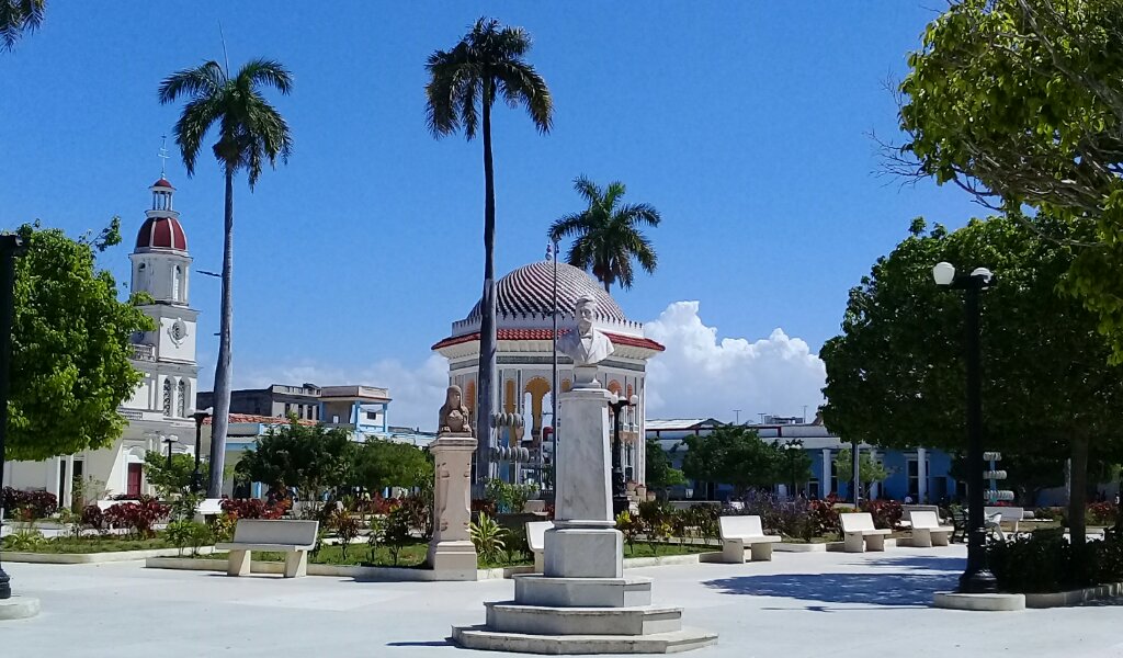 El centro histórico urbano de Manzanillo se convierte en un gran museo a cielo abierto  //Foto Eliexer Pelaez Pacheco 