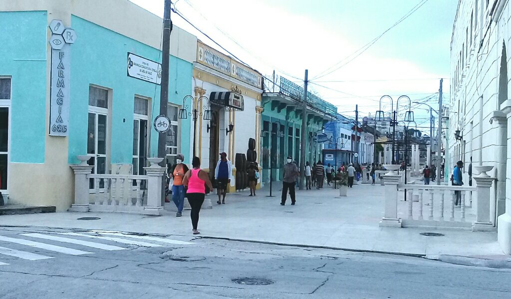Mantener la disciplina social es vital en esta nueva normalidad //Foto Eliexer Pelaez Pacheco