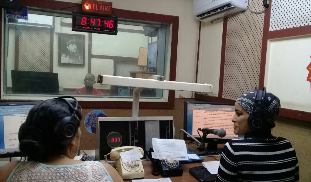 De lunes a sábados las mañanas manzanilleras se llenan de armonía con el sonido de Para ti mujer y familia //Foto Eliexer Pelaez Pacheco 