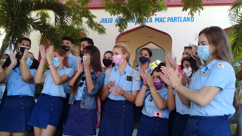 La Federación de Estudiantes de la Enseñanza Media (FEEM) en Cuba celebra los 51 años de creada //Foto Eliexer Pelaez Pacheco