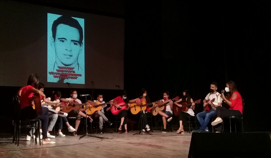 Arte soy se tituló la gala dedicada a los festejos por el Día del Trabajador de la Cultura  en Manzanillo //Foto Eliexer Pelaez Pacheco 