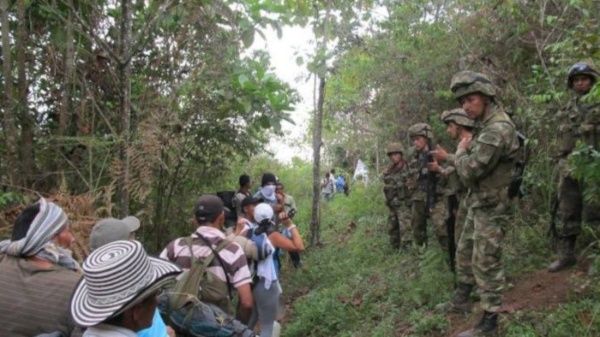Las Autodefensas Gaitanistas de Colombia o Clan del Golfo invadieron als tierras campesinas, exponiendo a los pobladores al desplazamiento masivo. | Foto: PSUV.ORG.VE