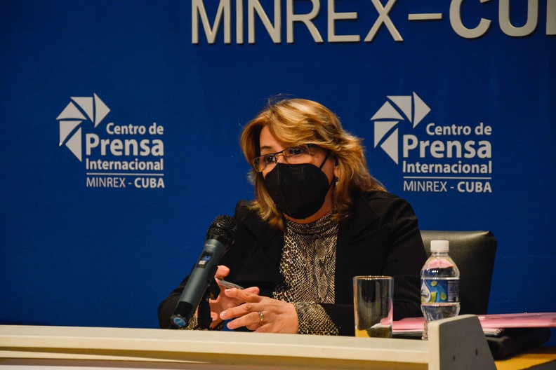 Alina Balseiro Gutiérrez, presidenta de la Comisión Electoral Nacional, durante su intervención en la conferencia de prensa sobre la organización de la consulta popular del Código de las Familias, efectuada en el Centro de Prensa Internacional, el 18n La Habana, Cuba,, el 18 de enero de 2022.  ACN FOTO/Diana Inés RODRÍGUEZ RODRÍGUEZ/sdl