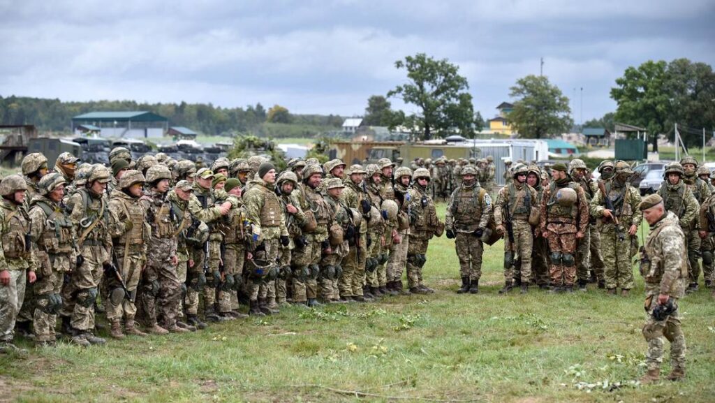 Militares durante un ejercicio conjunto entre Ucrania y los países de la OTAN, el 24 de septiembre de 2021.Foto: Stringer / Sputnik