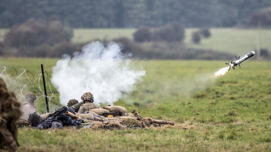 Lanzamiento de un misil Javelin por soldados británicos en la meseta Salisbury Plain, Reino Unido.The Times / News Syndication / Richard Pohle / Legion-Media 