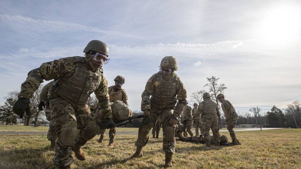 Imágen ilustrativa. Soldados del Ejército de EE.UU. durante ejercicios en en la base conjunta McGuire-Dix-Lakehurst, Nueva Jersey, EE.UU., el 6 de enero de 2022.Foto: Global Look Press/Keystone Press Agency / www.globallookpress.com