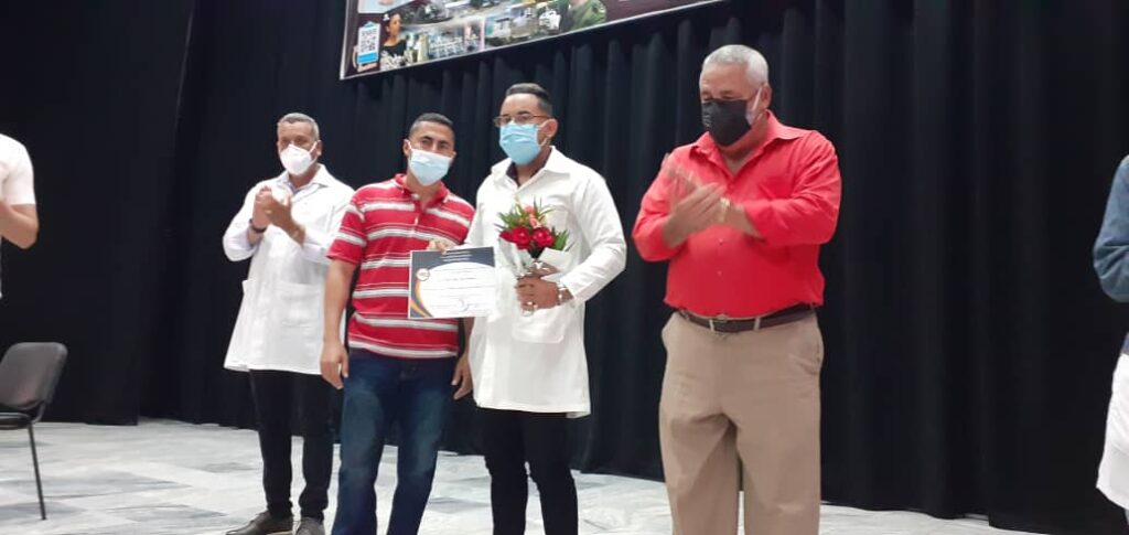 Doctor Rafael Salvador Santos Fonseca Premio Nacional del CITMA // Foto Lilian Salvat