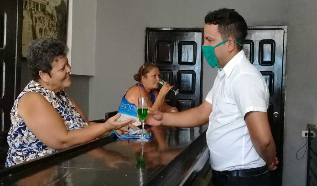 Siete unidades gastronómicas de Manzanillo desde finales del año pasado se convirtieron en nuevas Unidades Empresariales de Base //Foto Eliexer Pelaez Pacheco