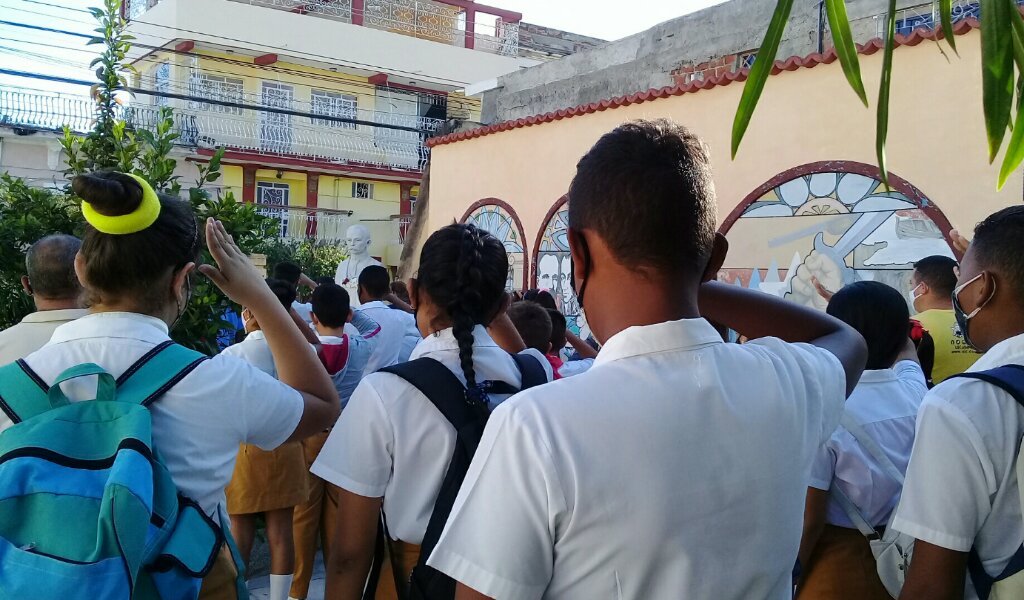 Del cuatro al 28 de enero los pioneros de Manzanillo realizan una amplia jornada de homenaje a José Martí  //Foto Eliexer Pelaez Pacheco