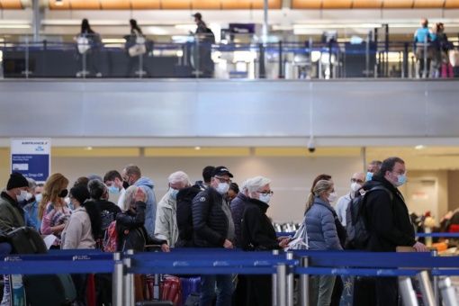 La terminal aérea de Chicago ha sido la más afectada con 542 cancelaciones entre sábado y domingo. Foto: EFE