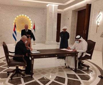 Firman Cuba y Emiratos Árabes Unidos acuerdos en los ámbitos de la salud y la cultura. Foto: Cámara de Comercio de Cuba/Twitter.
