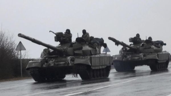 El Ministerio de Defensa de Rusia ordenó al Ejército iniciar una ofensiva en todas las direcciones tras acusar a Kiev de negarse a sentar en la mesa de negociaciones con el Kremlin. | Foto: The Freedompost
