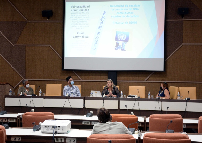 La Dra.C. Ana María Álvarez-Tabio (C), interviene en el Panel Lecturas al Código de la Familias, durante el Congreso Internacional de Investigadores sobre infancias, adolescencias y juventudes, en el Palacio de las Convenciones, en La Habana, el 29 de marzo de 2022.  ACN FOTO/Marcelino VÁZQUEZ HERNÁNDEZ/sdl